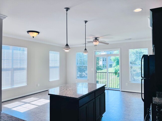Building Photo - STAFFORD - 3 BEDROOM TOWNHOUSE - WOODSTREAM