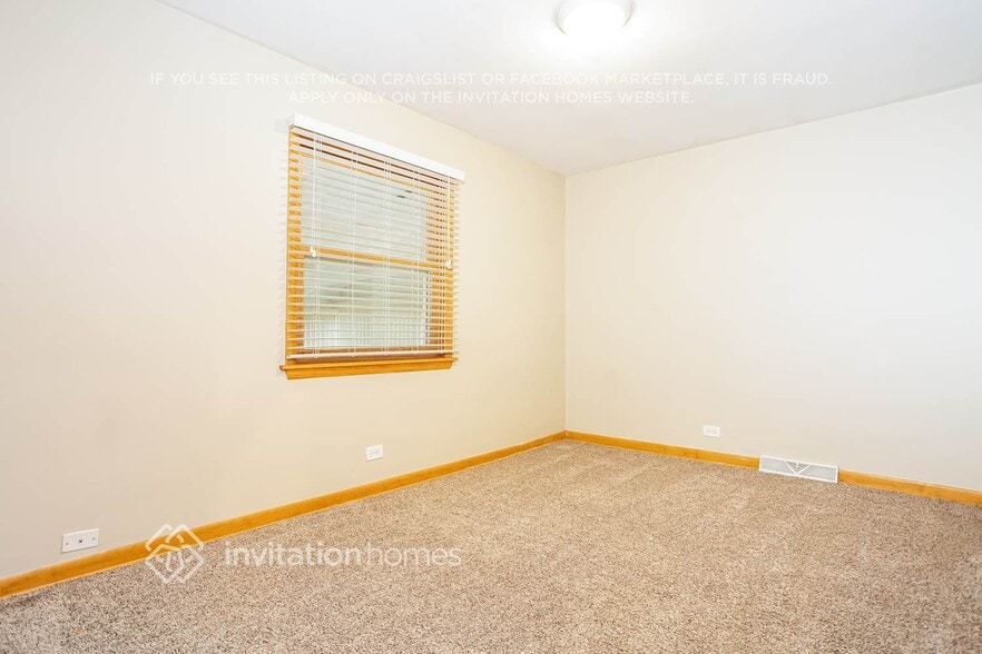 Building Photo - 2820 W 102nd Pl