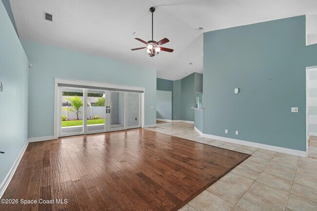Building Photo - 2553 Christopher Dr