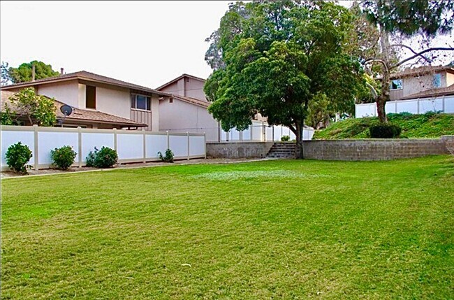 Building Photo - 600 Sheffield Ct