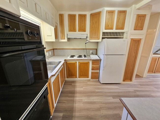Building Photo - 3BR/2.5BA House Near Monroe Middle School & Grocery Stores