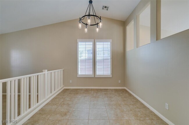 Building Photo - 25 Precipice Ct