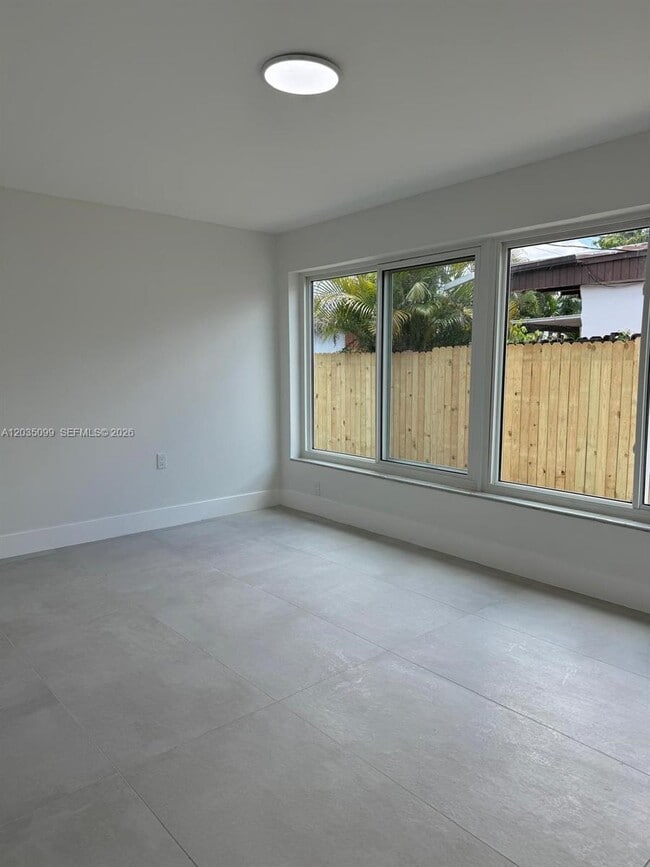 Building Photo - 4028 SW 49th Ct