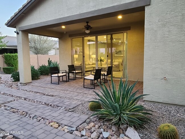 Building Photo - 1666 E Lee Dr