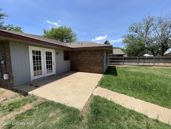 Building Photo - 5730 Dartmouth Dr