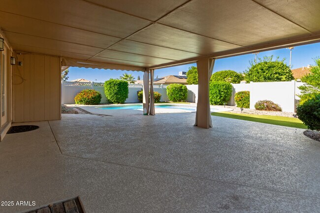 Building Photo - 13827 N Tan Tara Dr