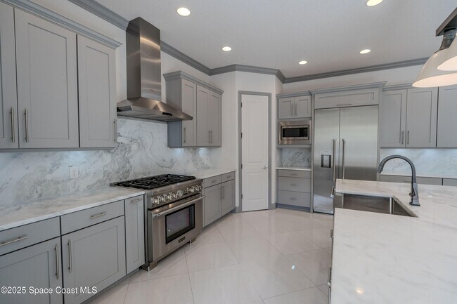 Building Photo - 2453 Rodina Dr