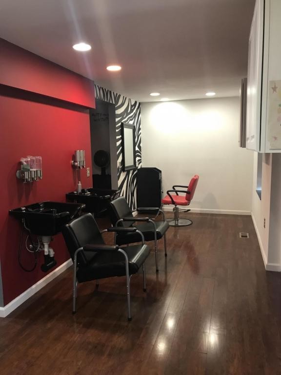 Building Photo - 212 State Road Unit B