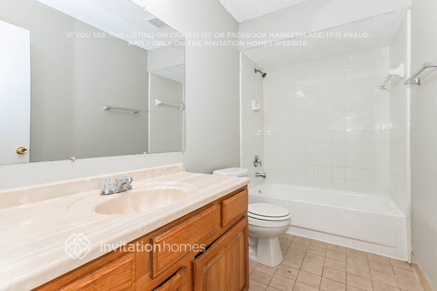 Building Photo - 2139 Lady Di Ln