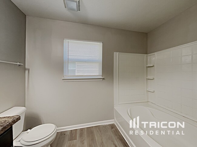 Building Photo - 887 Brookshire Dr
