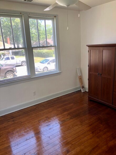 Building Photo - 1109 W 41st St