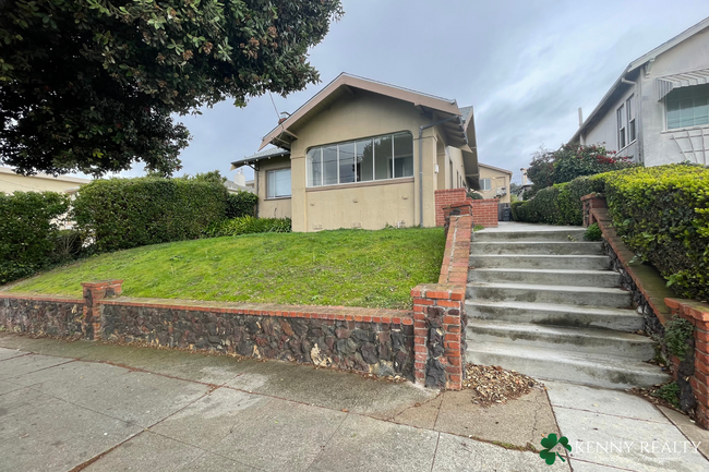 Building Photo - Three Bedroom Home near South San Francisc...