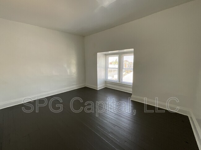 Building Photo - 156 Hamilton Ave