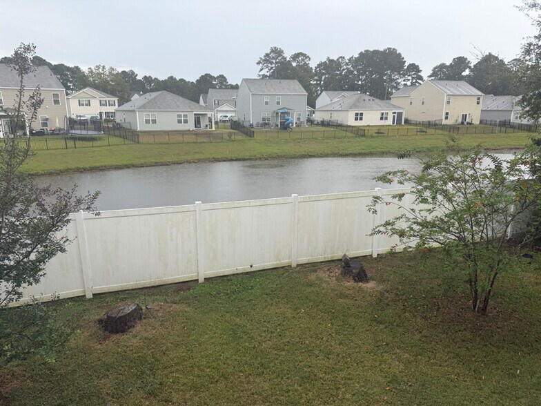 Building Photo - 510-510 Fairwood Lakes Dr