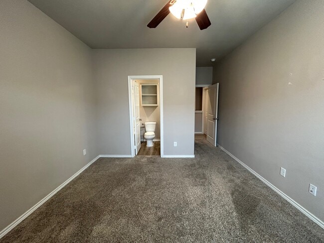 Building Photo - 511 Hayes Ln