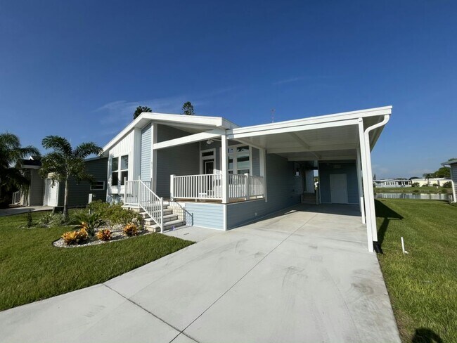Building Photo - 813 Avanti Way Blvd