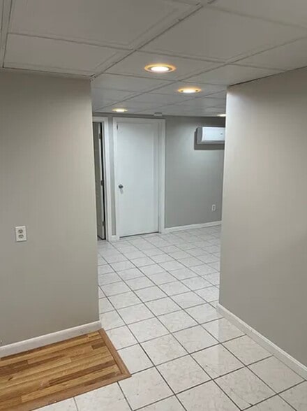 Building Photo - 31 Friendship St