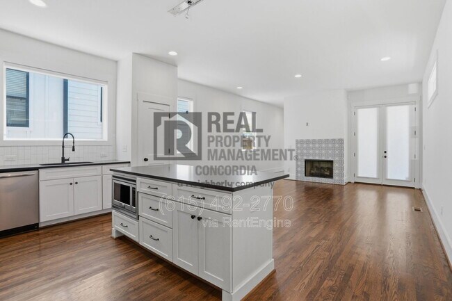 Building Photo - 1607 10th Ave N