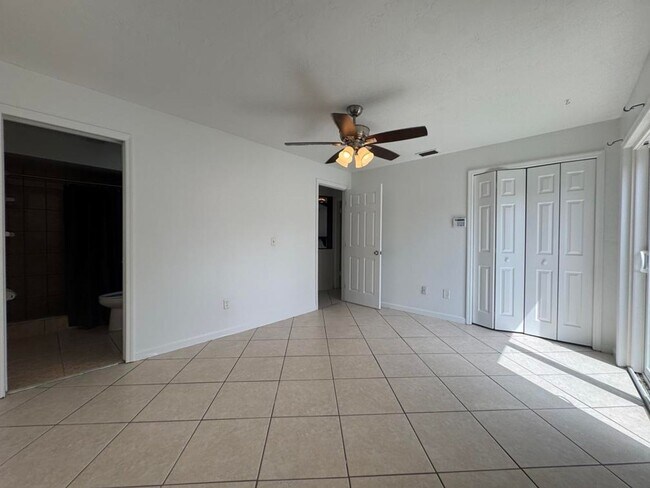 Building Photo - 3/2 Pool Home in Deltona Lakes