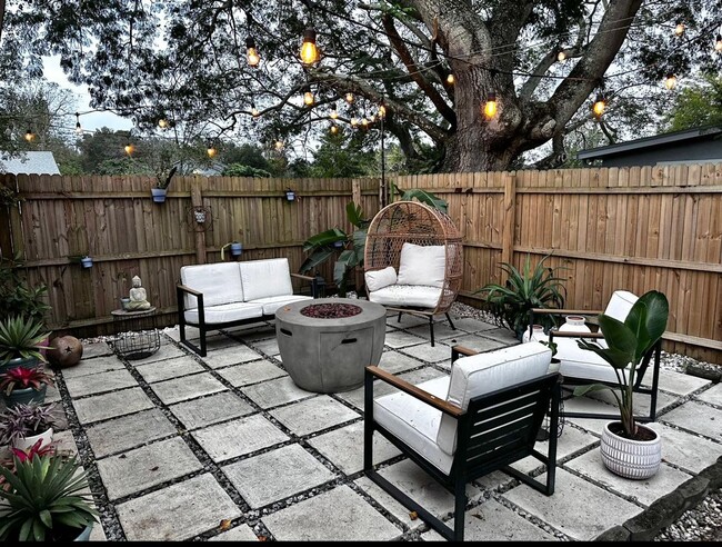 Building Photo - Cozy Remodeled 3/2 in North Orlando! Avail...