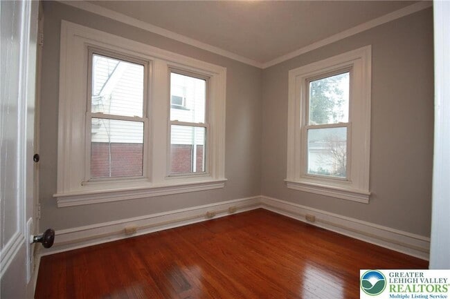 Building Photo - 513 Cattell St