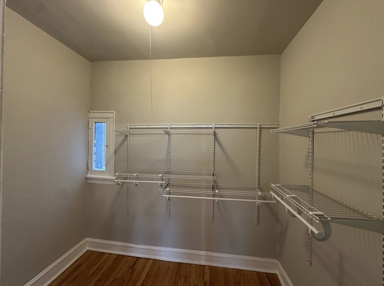 Walk in Closet - 1507 W Schreiber Ave