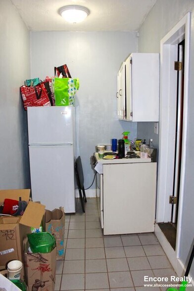 Building Photo - 40 Anderson St