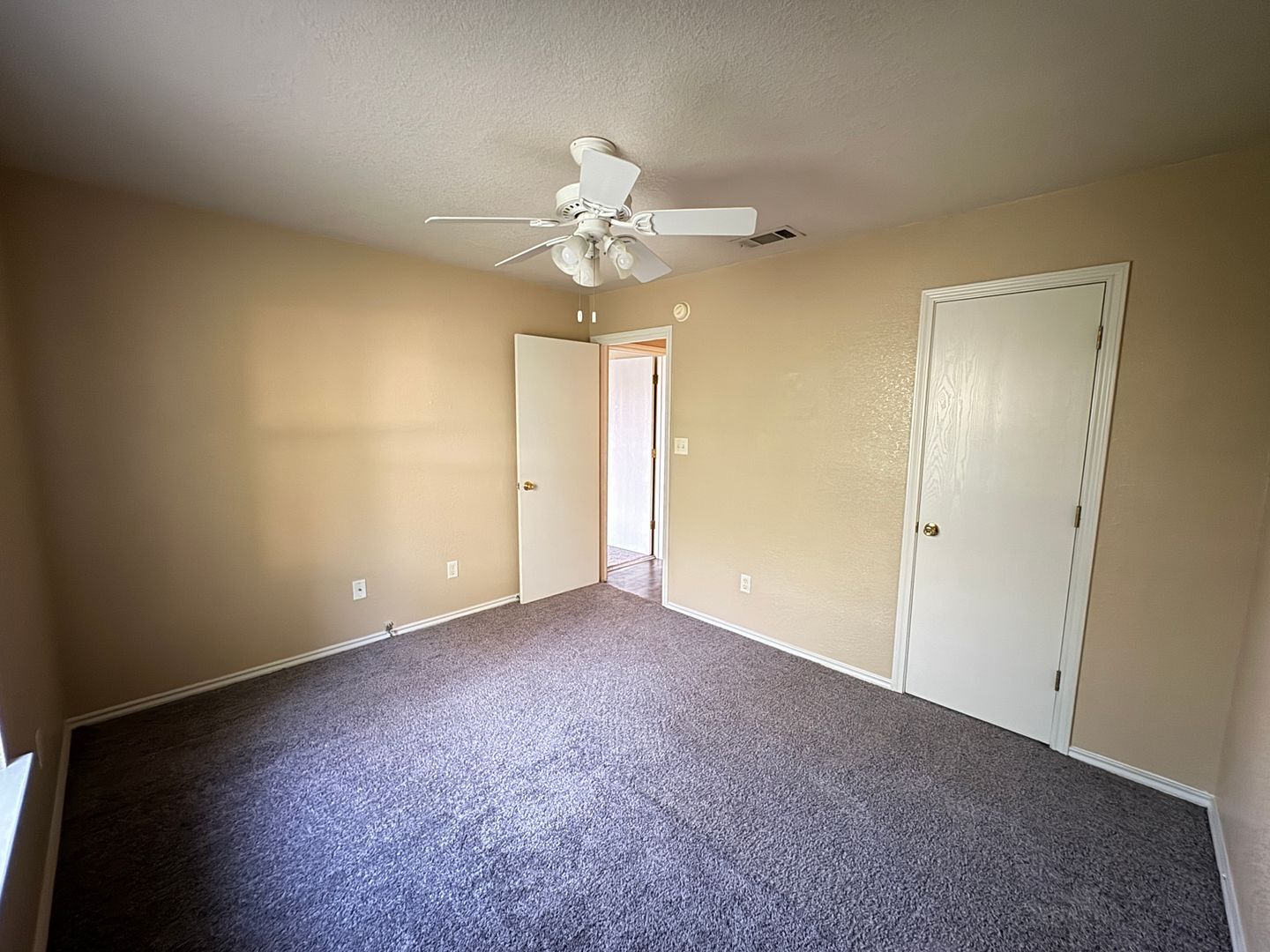 Building Photo - 3406 Toledo Dr