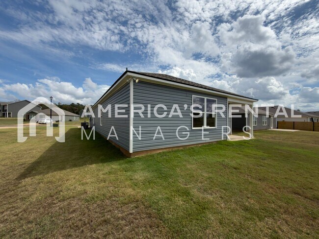 Building Photo - Coming Soon! Available to View Now!!