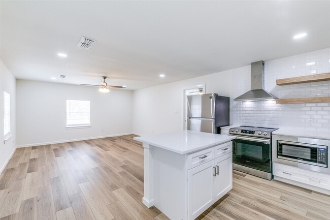 Building Photo - 2917 Dale Dr