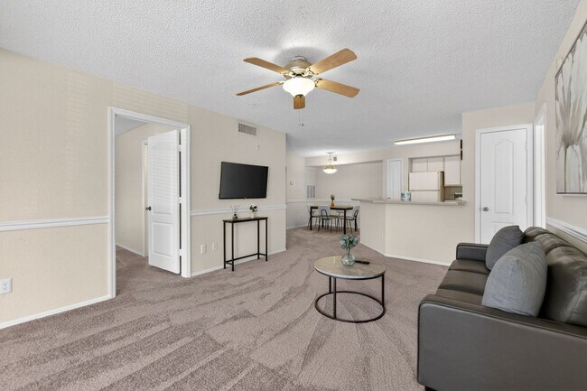 Building Photo - 30 Golf Ter Dr