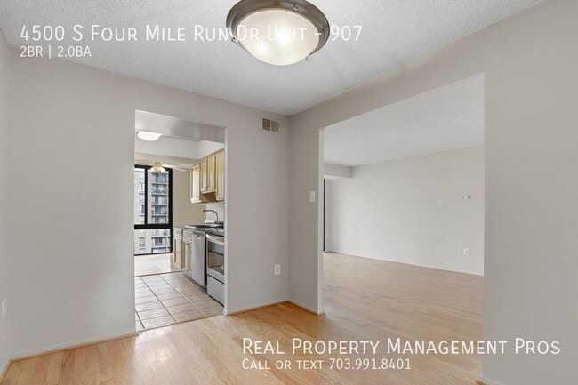 Building Photo - 4500 S Four Mile Run Dr