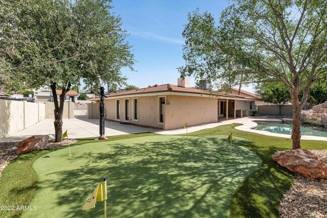 Building Photo - 15620 North 8th St