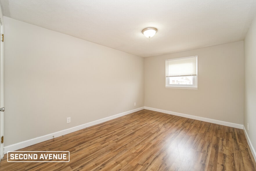 Building Photo - 710 Sheridan Ave