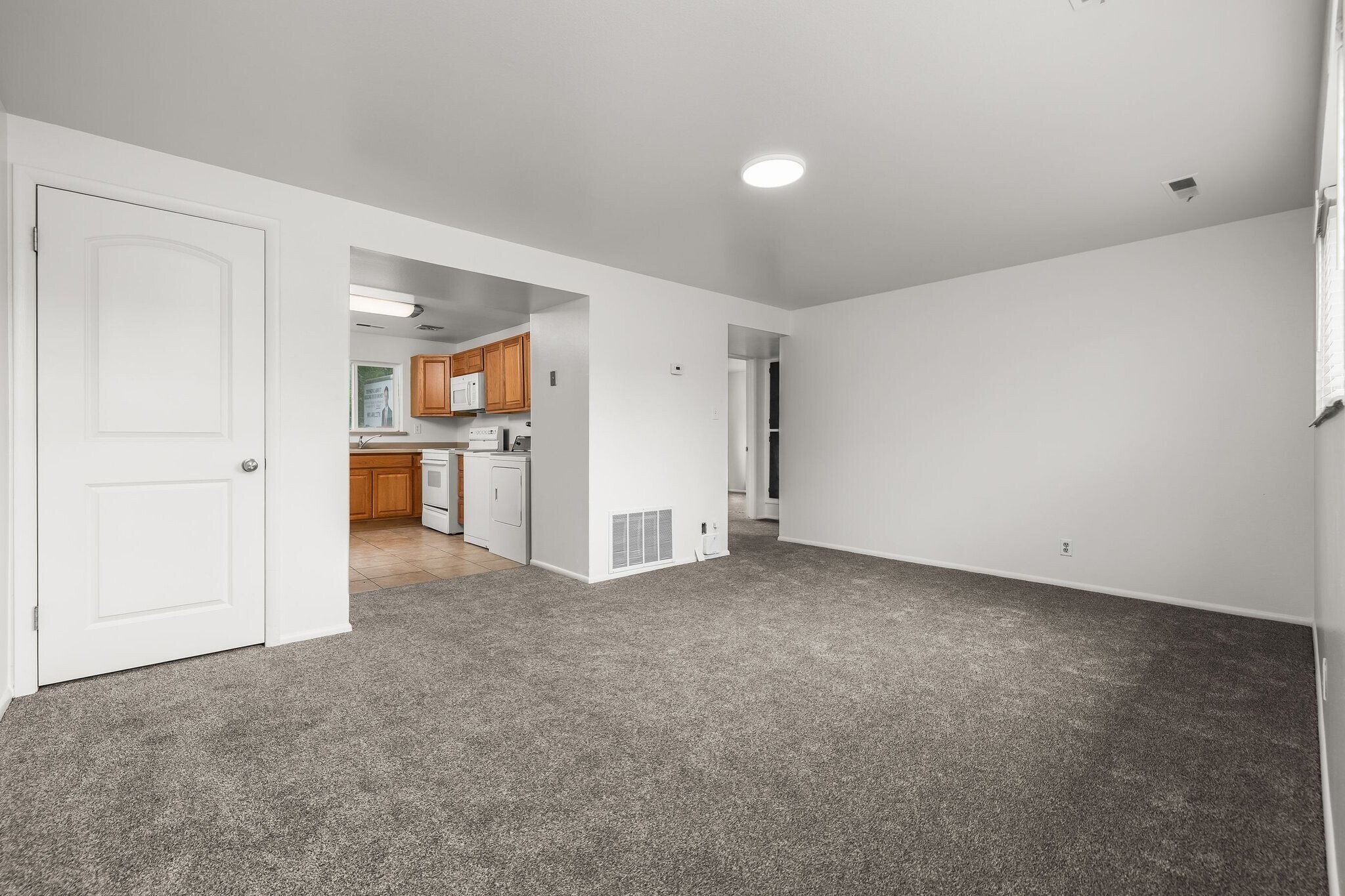 Building Photo - 1069 S 80 E