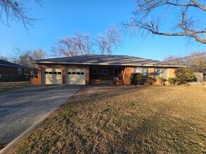 Building Photo - Move-In Special! 1/2 off 1st Month! (3) Bed/(2) Bath + (2) Living Areas Avail NOW!