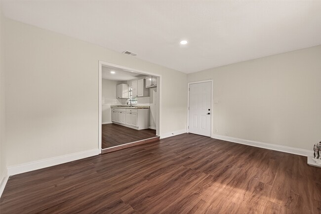 Building Photo - 5830 Southlea St