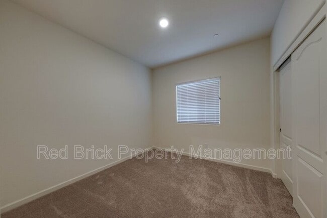 Building Photo - 4273 Theresa Ln