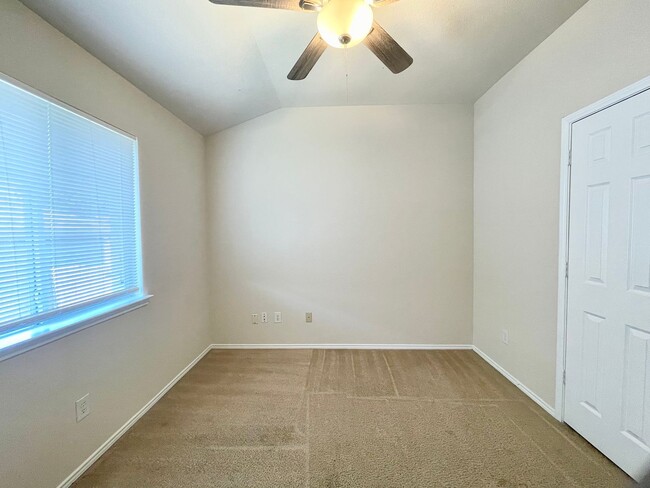 Building Photo - 4 Bedroom 1 story Duncanville ISD