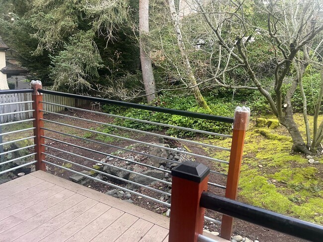 Building Photo - Hajek