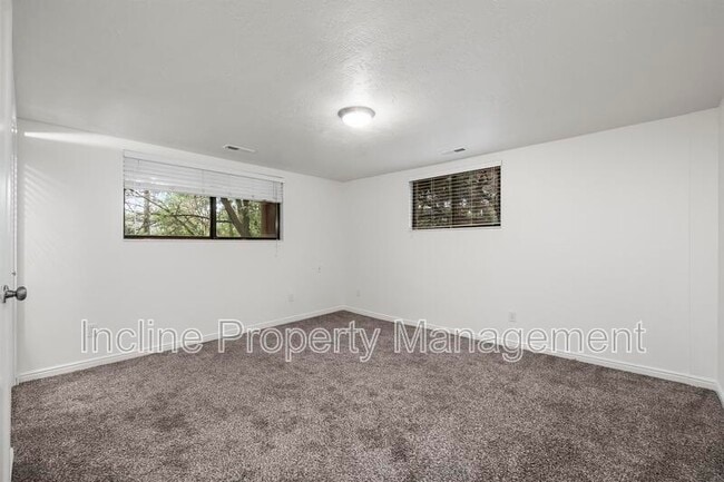 Building Photo - 2102 E 11270 S