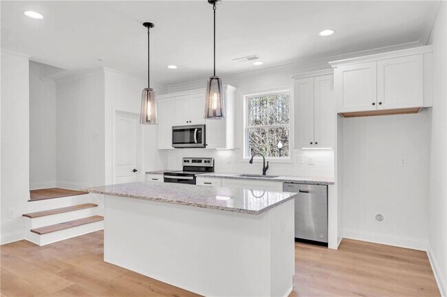 Building Photo - 203 Riverstone Commons Cir