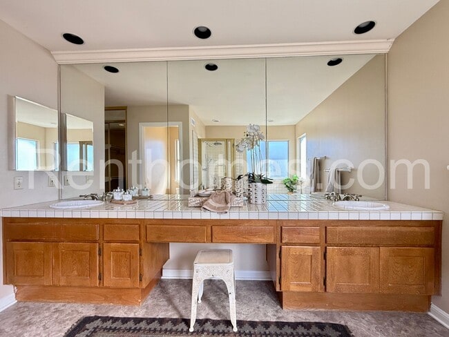 Building Photo - 12613 Crest Knolls Ct