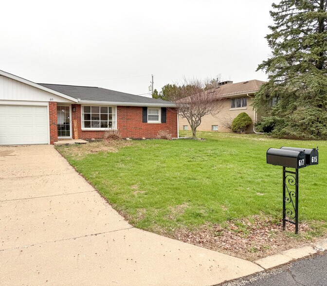 Building Photo - 615 W Timothy Dr