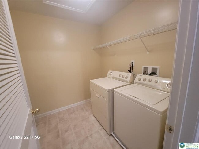 Building Photo - 4176 Bunker Hill Dr S