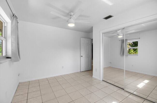 Building Photo - 4760 Bison St