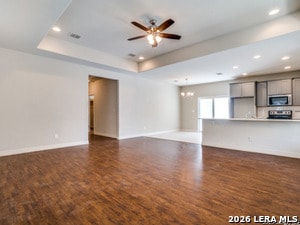 Building Photo - 1019 W Rosewood Ave