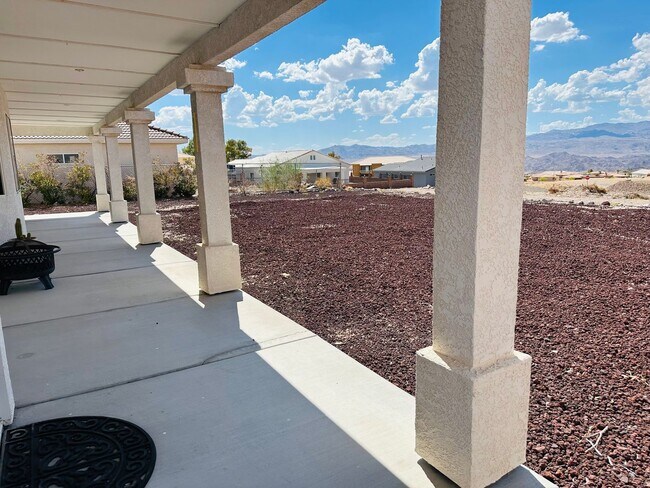 Building Photo - WINTER VACATION RENTAL Fully Furnished 3BD/2BA Bullhead City, AZ in Sunridge Estates