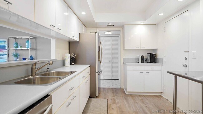 Building Photo - 4750 S Ocean Blvd
