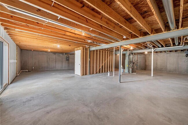 Building Photo - 4602 Siesta Dr